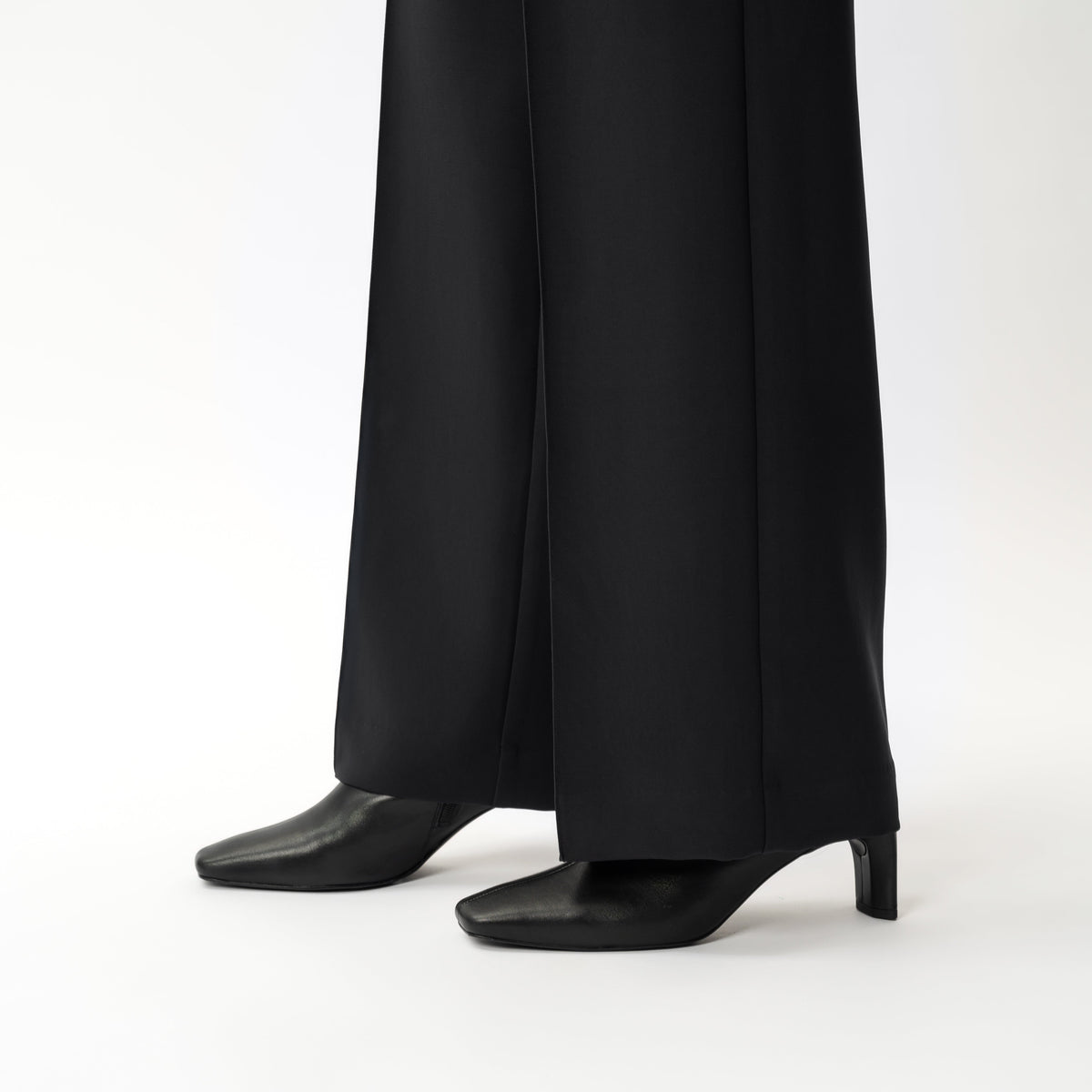 Crepe Relaxed Trouser