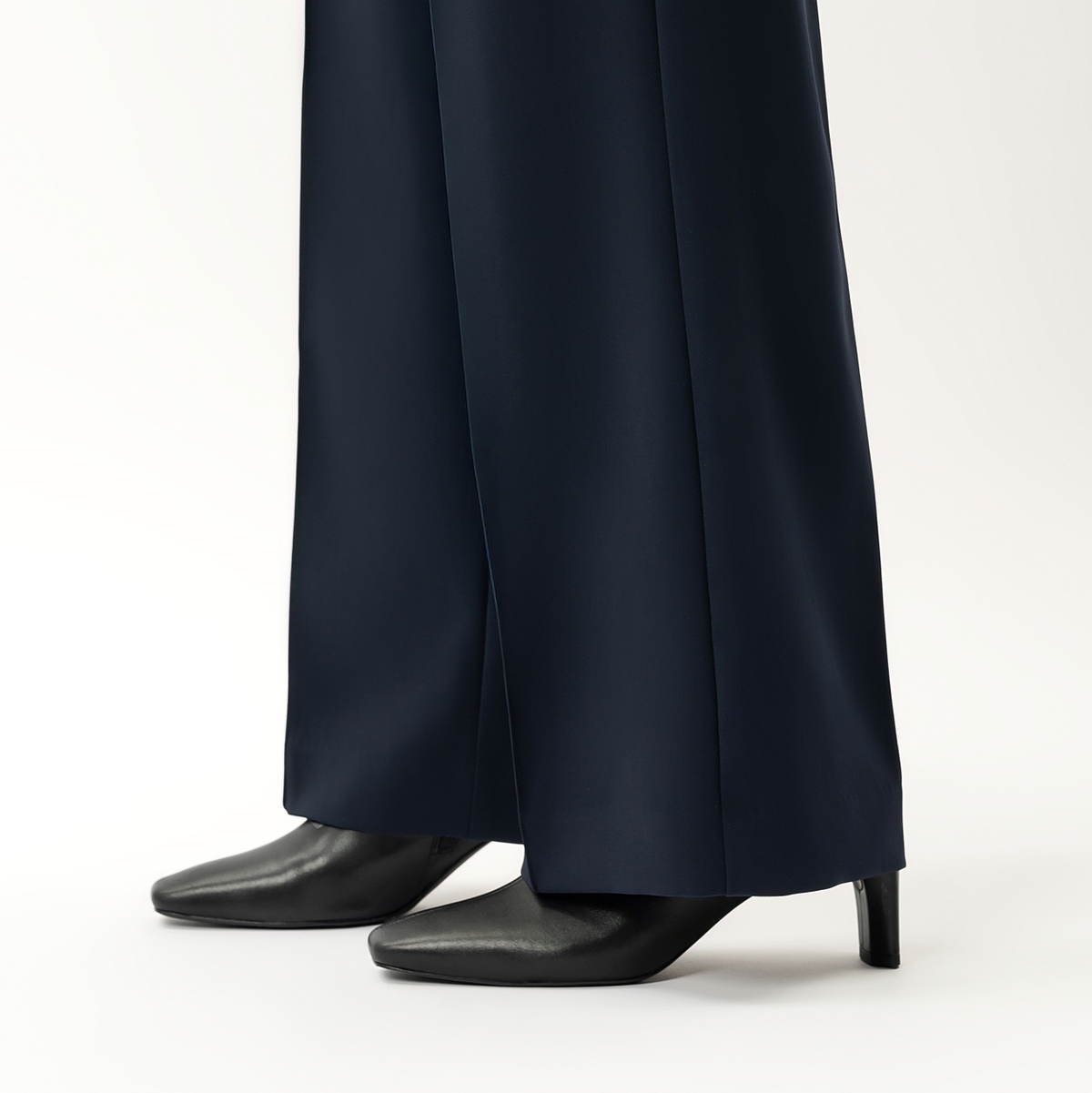 Crepe Relaxed Trouser
