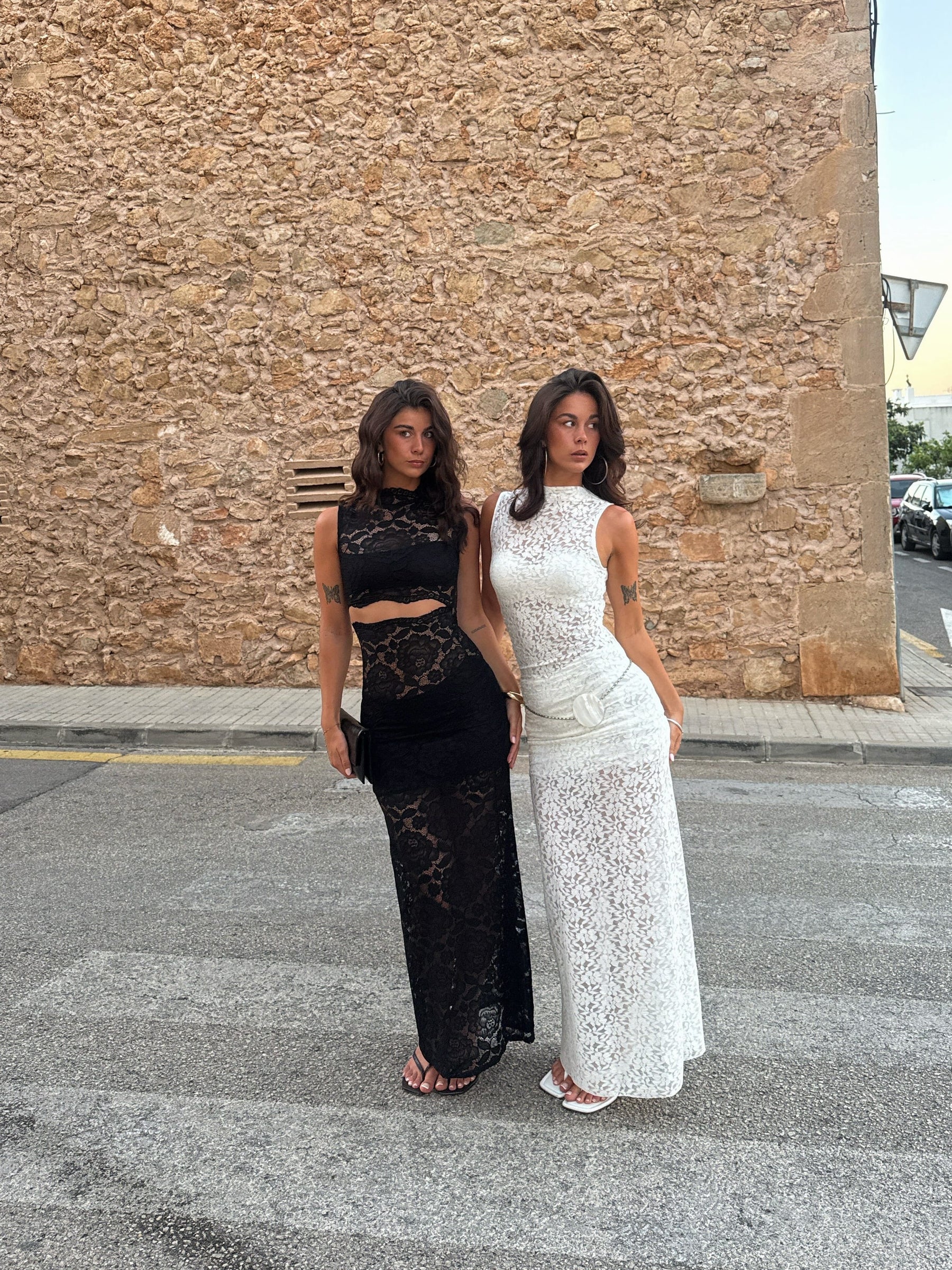 Lydia lace maxi dress - Black