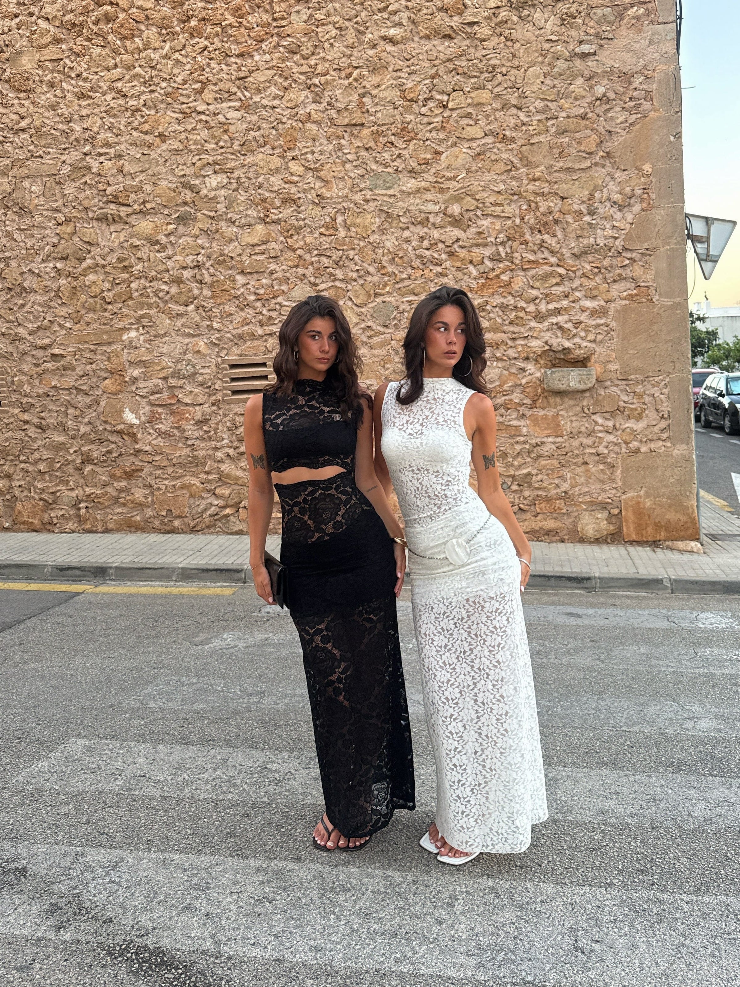Lydia lace maxi dress - Black