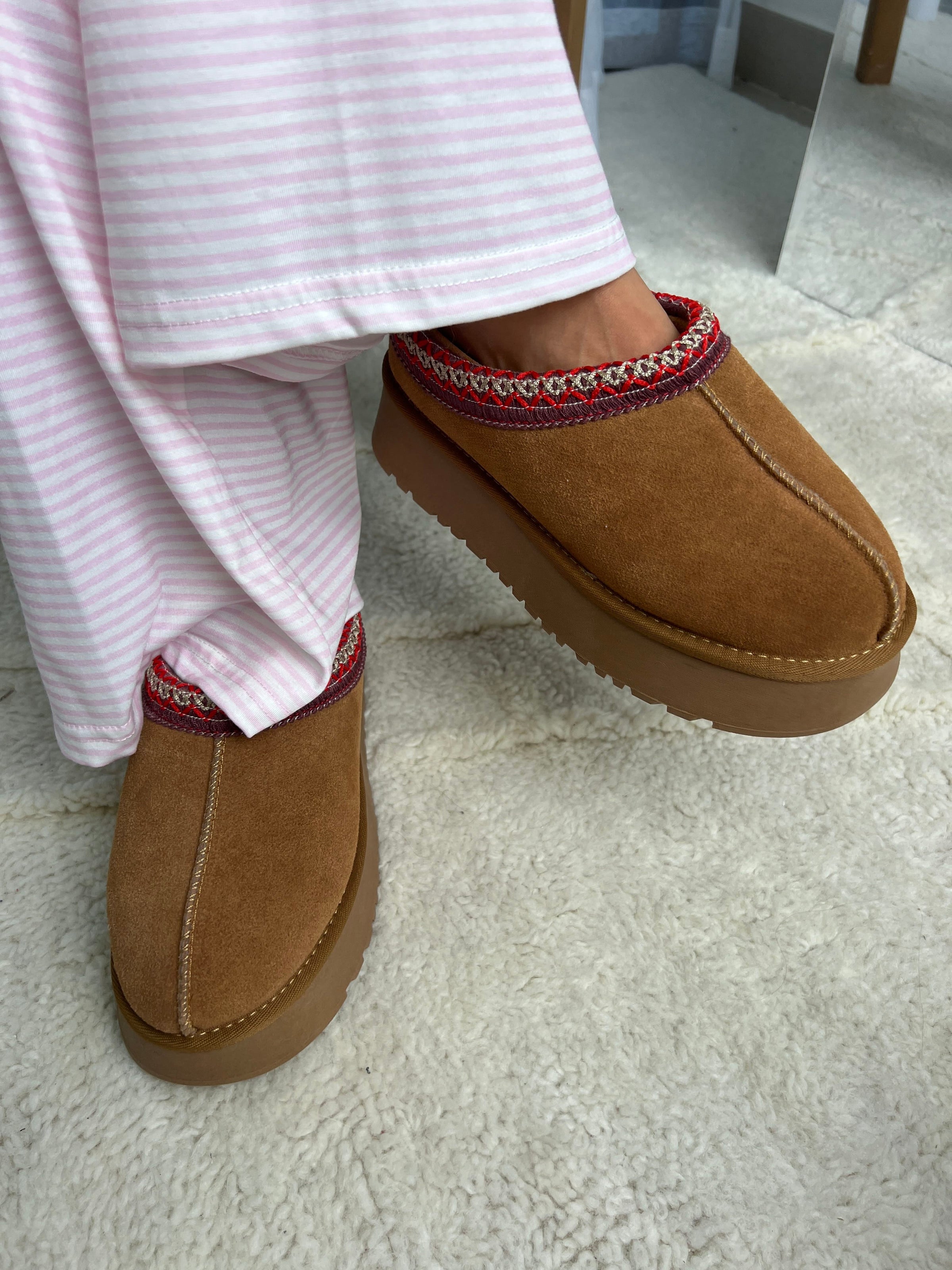 Tora platform teddy shoe - Brown/Red