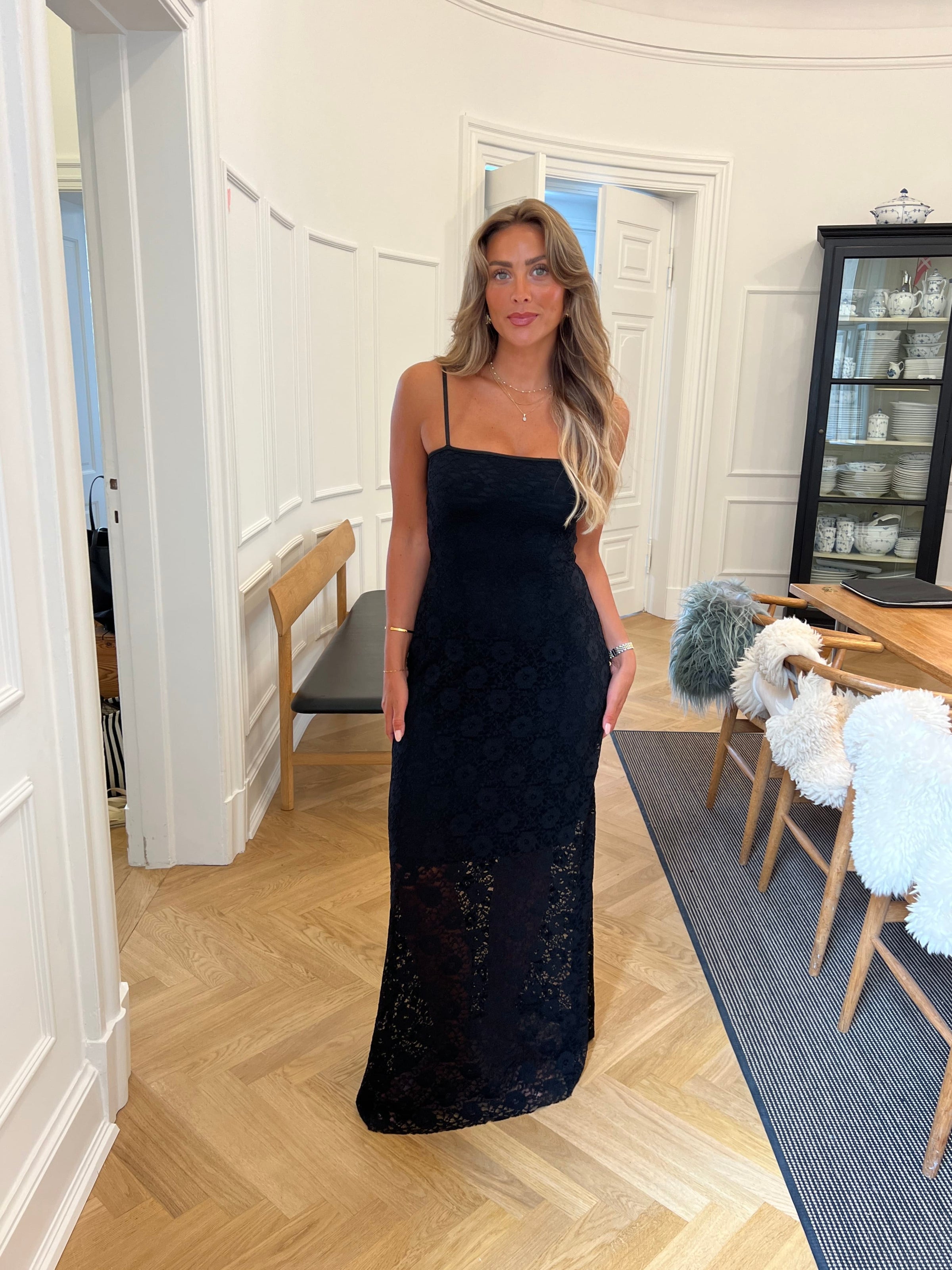 Oura maxi lace dress - Black