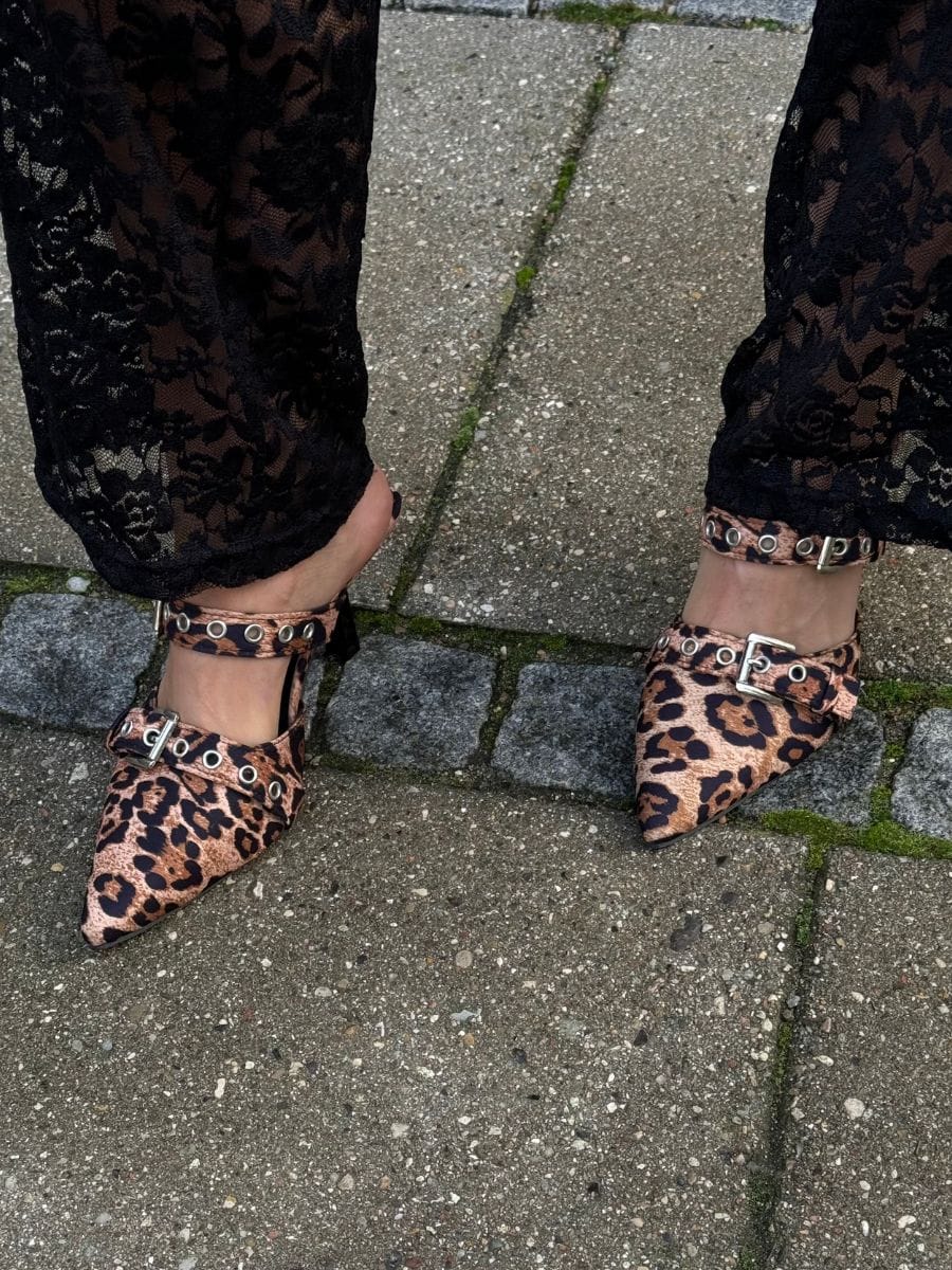 Leopard pumps